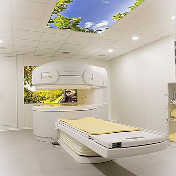 Offener Magnetresonanztomograph in der Radiologie im Liebig-Center