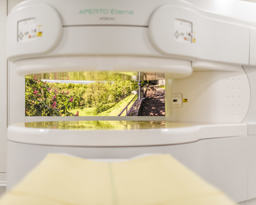 Offener Magnetresonanztomograph in der Radiologie im Liebig-Center